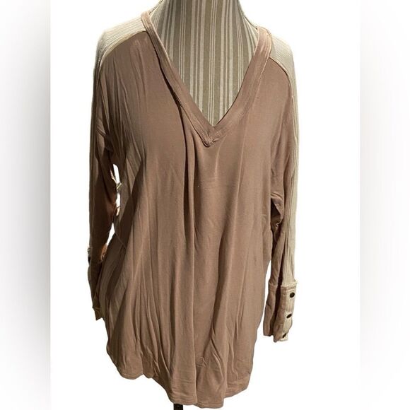 Free People size large awesome tip in excellent condition see pics - Picture 1 of 3